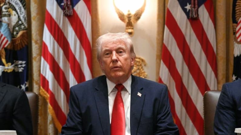 Trump advierte a Irán que "se tome en serio" las negociaciones o se enfrente a graves consecuencias