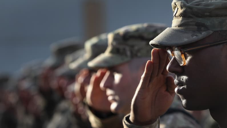 Trump solicita 1.5 billones de dólares para el gasto en defensa