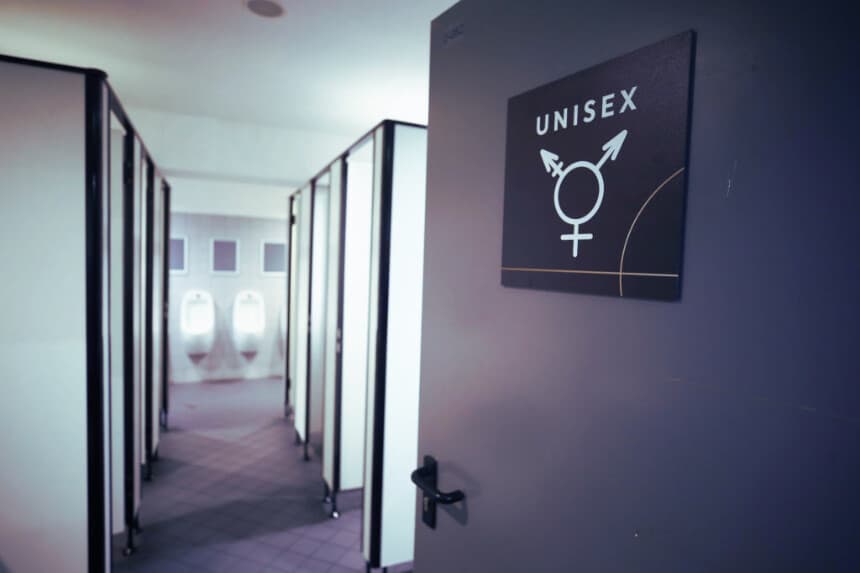 Nueva ley en Idaho prohíbe usar baños del sexo opuesto en espacios públicos