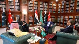 Irán advierte contra invasión terrestre de EE. UU. mientras líderes regionales intentan reducir las tensiones