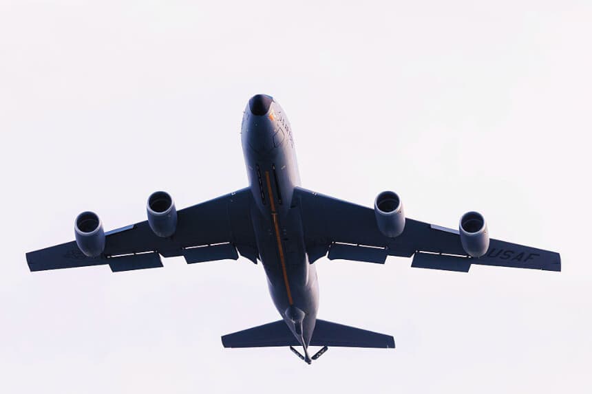 Un Boeing KC-135 Stratotanker despega de la base de la RAF Mildenhall el 7 de enero de 2026 en Mildenhall, Inglaterra. (Dan Kitwood/Getty Images)