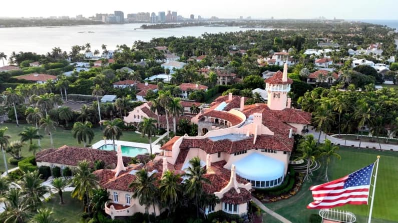 Cazas F-16 interceptan avión civil que volaba cerca de Mar-a-Lago, la residencia de Trump