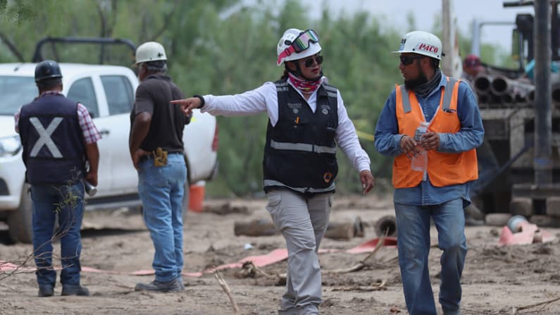 Uno de cuatro mineros atrapados en Sinaloa es hallado con vida; continúa el rescate