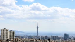 Trump elogia los "muy buenos" diálogos con Irán y amenaza con escalada si Teherán rechaza el acuerdo