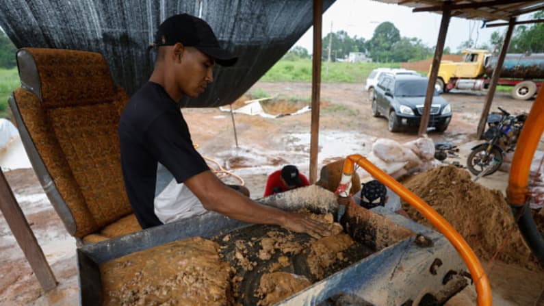 Administración Trump permite a empresas occidentales participar en minería venezolana