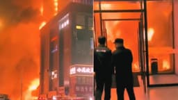 Testigos dudan sobre cifra oficial de víctimas en incendio de rascacielos en China