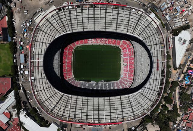 Fotografía aérea del Estadio Azteca (Banorte) en Ciudad de México (EFE/ Tomás Pérez)