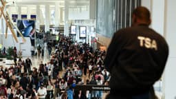 TSA dice que la mayoría de oficiales recibió pagos atrasados mientras se reducen filas en aeropuertos