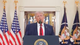 Trump dice que firmará una orden para pagar a los empleados del DHS en medio del cierre