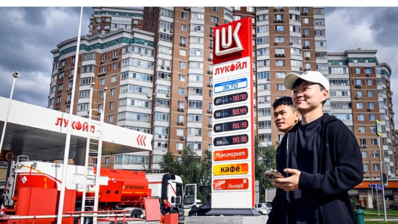 Rusia prohíbe a los productores exportar gasolina