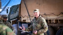 Dimite el jefe del Estado Mayor del Ejército