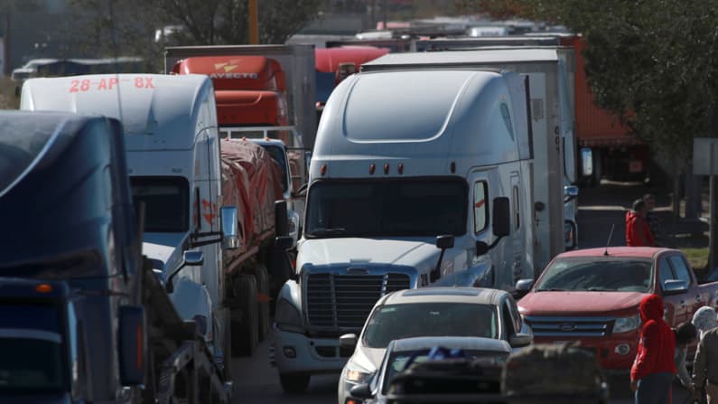 Transportistas y campesinos preparan bloqueos en carreteras por ola de inseguridad en México