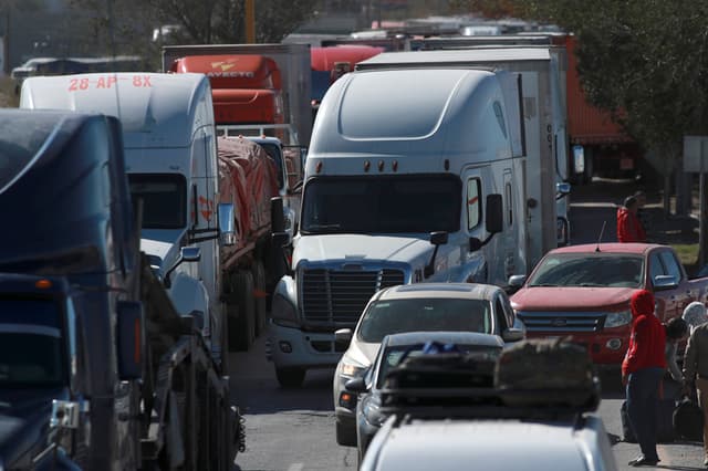 Transportistas y campesinos preparan bloqueos en carreteras por ola de inseguridad en México
