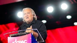 Corte Suprema allana el camino para desestimación del caso por desacato contra Steve Bannon