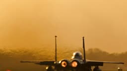 Trump detalla misión “muy histórica” para rescatar a aviadores derribados: Claves