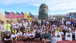 Activistas pro-libertad en china inauguran escultura del abogado humanitario Gao Zhisheng en California