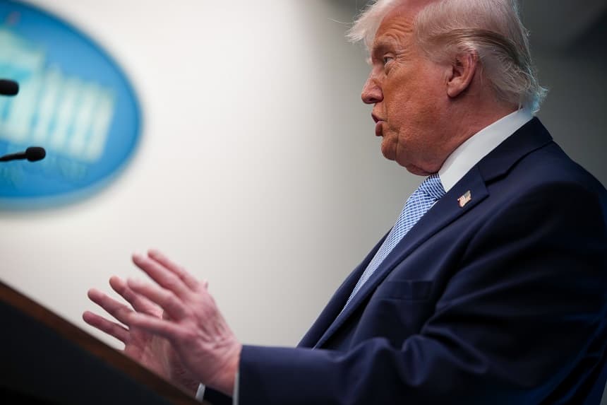El presidente de Estados Unidos, Donald Trump, responde a preguntas durante una conferencia de prensa en la Sala de Prensa James S. Brady de la Casa Blanca el 6 de abril de 2026 en Washington, DC. (Andrew Harnik/Getty Images)