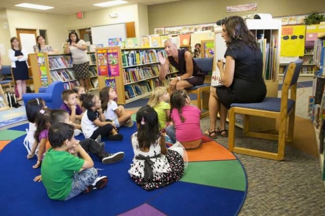 Niños en un aula de la Carver Community School de Des Moines, Iowa. Cortesía del Departamento de Educación de Estados Unidos
