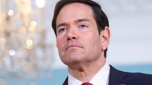 Rubio acusa a Irán de terrorismo por atacar buques en el estrecho de Ormuz