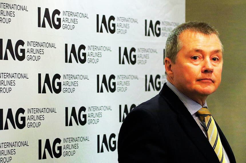 Willie Walsh, director ejecutivo de International Airlines Group (IAG), se dirige a una conferencia de prensa en Dublín, Irlanda, el 27 de mayo de 2015. (PAUL FAITH/AFP vía Getty Images)