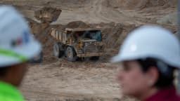 Encuentran a 2 mineros, uno con vida, a 13 días del derrumbe en la mina Santa Fe: confirma Sheinbaum