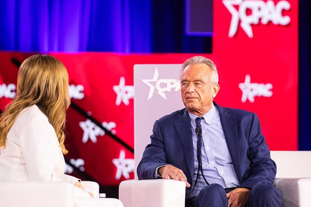 RFK Jr. lanza un podcast destinado a exponer las "mentiras" sobre la salud