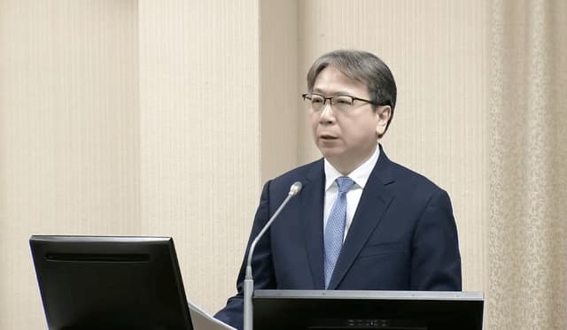 Tsai Ming-yen, director general de la Oficina de Seguridad Nacional de Taiwán, habla en el Parlamento en Taipéi, Taiwán, el 8 de abril de 2026. (Captura de pantalla vía The Epoch Times)