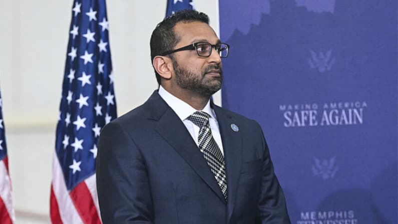 FBI será enérgico contra delitos de "apuntar con láser", dice director