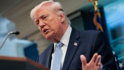 Trump advierte que Irán "no tiene cartas" en las negociaciones de paz, salvo el estrecho de Ormuz