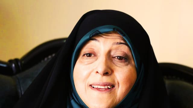 EE. UU. revoca la residencia a iraní vinculada a la crisis de rehenes de 1979