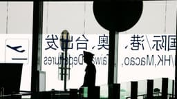 China prohíbe a funcionarios viajar al extranjero para visitar a familiares, según fuentes internas