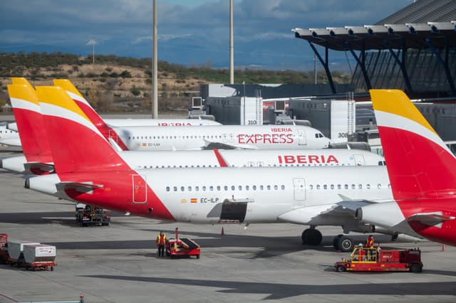 Aeronaves de Iberia en Barajas, en Madri, en una imagen de archivo. (EFE/ Fernando Villar)
