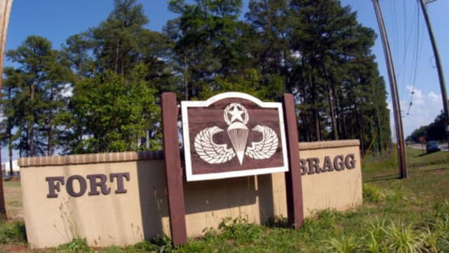 Acusan a veterana del ejército de filtrar información clasificada y queda bajo arresto domiciliario