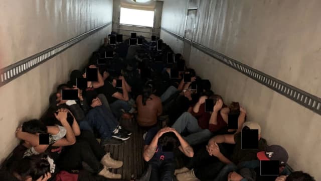 Extraditan a traficante de personas desde Brasil a EE. UU., según el Departamento de Justicia