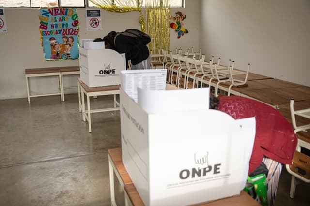 Con 60 % escrutado, Fujimori afianza el primer lugar en Perú