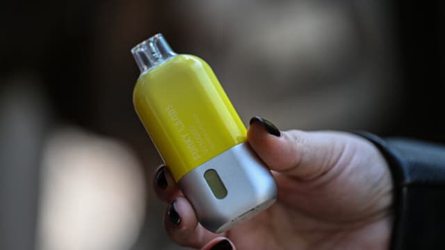 Organismo de control afirma que la mayoría de productos de vapeo en EE. UU. no tienen autorización FDA