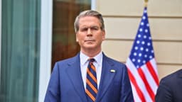 Orden sobre la prueba de ciudadanía para operaciones bancarias está "en proceso", dice Bessent