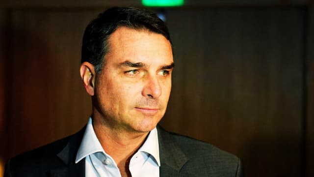 Sondeo pone a Flávio Bolsonaro arriba de Lula da Silva en intención de voto