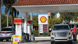 Trump prevé caída significativa de los precios de la gasolina una vez que termine la guerra con Irán