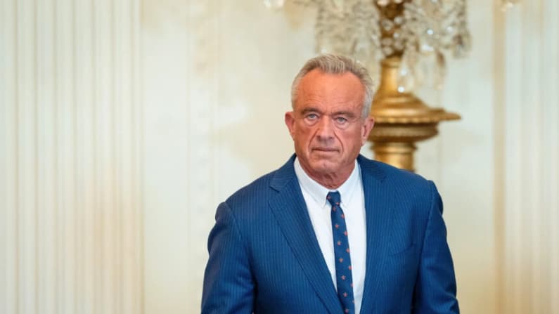 La FDA flexibiliza los límites sobre los péptidos con el apoyo de RFK Jr.