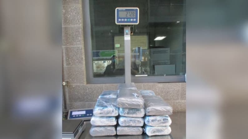 Aduanas de EE. UU. dice que decomisó más de 27 kilos de cocaína a ciudadano estadounidense en la frontera