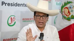 El segundo lugar en juego mantiene la incertidumbre en las elecciones peruanas