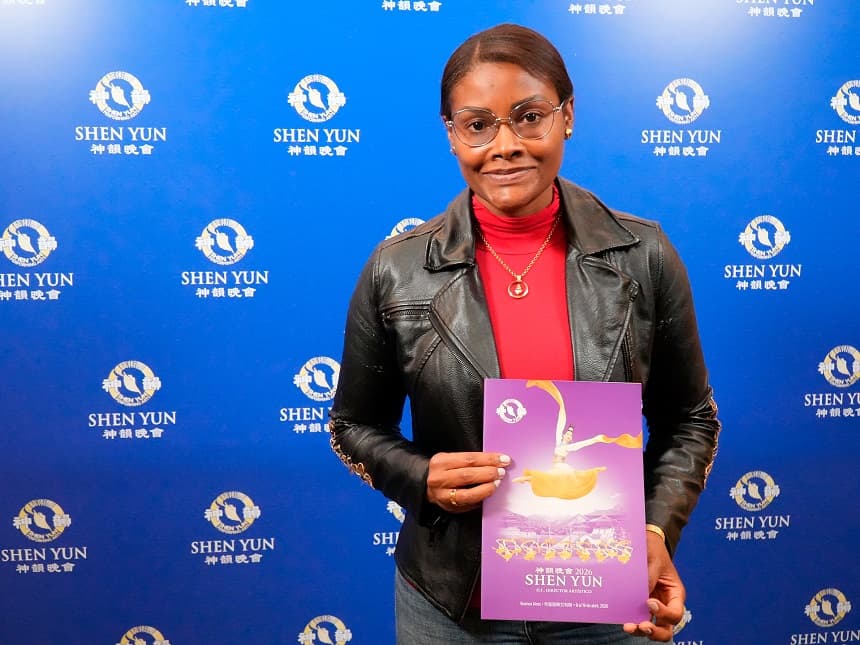 Diana Salazar, embajadora de Ecuador en Argentina, en la función de Shen Yun del 9 de abril de 2026 en Buenos Aires, Argentina (Captura de pantalla / NTD)