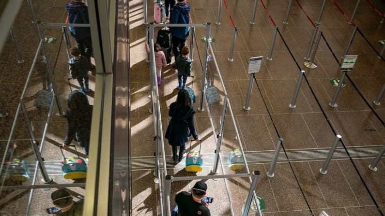 China emite aviso tras denegación de entrada a Estados Unidos a 20 académicos chinos