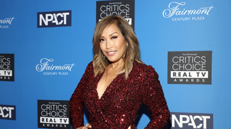 Hospitalizan a presentadora Carrie Ann Inaba por emergencia médica en vuelo