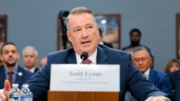 Fraude con tarjetas de regalo financia al ejército chino, dice director de ICE