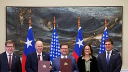 EE. UU. y Chile firman acuerdos para impulsar inversión en minerales críticos y cooperación en seguridad