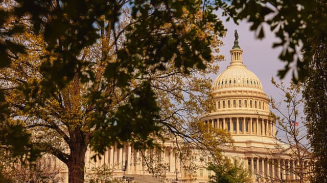 La Cámara de EE. UU. aprueba ley de financiación del DHS y la remite al despacho de Trump