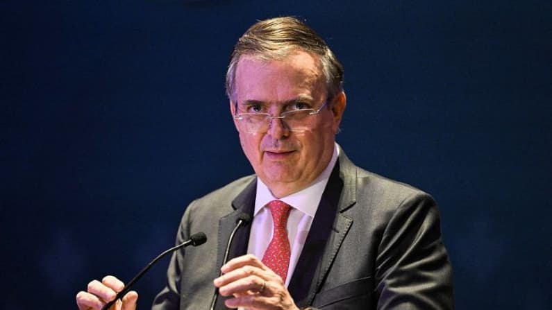 México abre investigación "automática" a Marcelo Ebrard por albergar a su hijo en embajada de Reino Unido