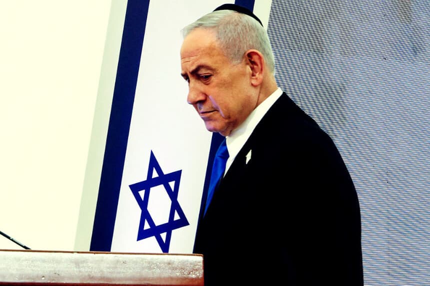 El primer ministro israelí, Benjamin Netanyahu, asiste a la ceremonia anual en la víspera del Día del Recuerdo de los soldados caídos de Israel (Yom HaZikaron) en el Memorial Yad LaBanim en Jerusalén el 20 de abril de 2026. (Marc Israel SELLEM / POOL / AFP vía Getty Images)